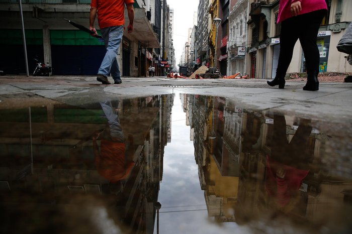 Ciclone no Sul: RS e SC têm alerta vermelho de alto perigo de temporal